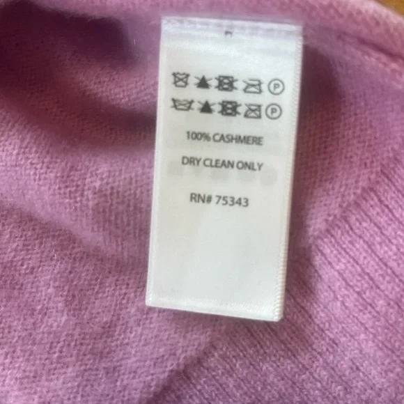 LAST CALL Women’s Soft Pink Cashmere V-Neck Sweater sz L - Picture 4 of 6